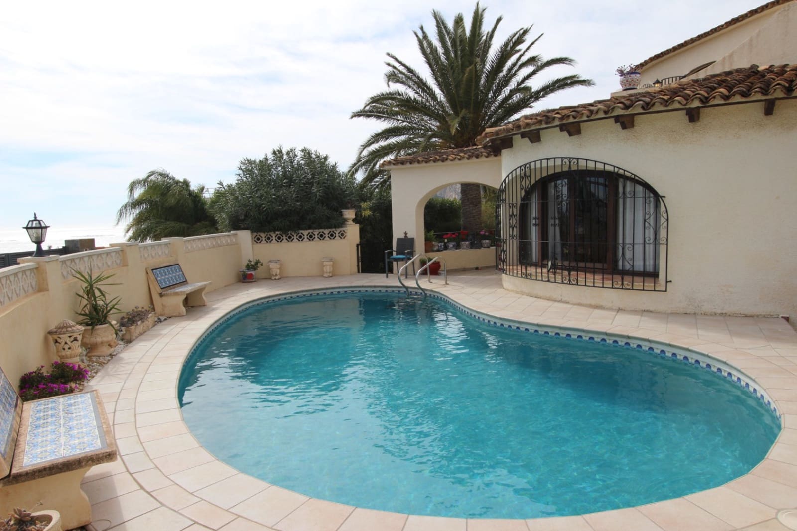 4 bedroom Villa for sale in Calpe / Calp with pool garage - € 950,000 (Ref: 8132821)