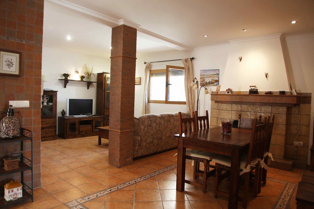 5 sypialnia Willa na sprzedaż w Calpe / Calp z basenem garażem - 650 000 € (Ref: 8198125)