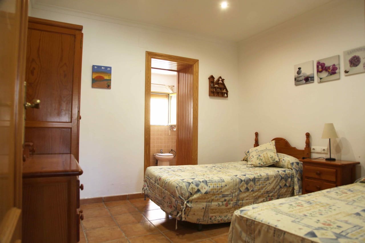 5 sypialnia Willa na sprzedaż w Calpe / Calp z basenem garażem - 650 000 € (Ref: 8198125)