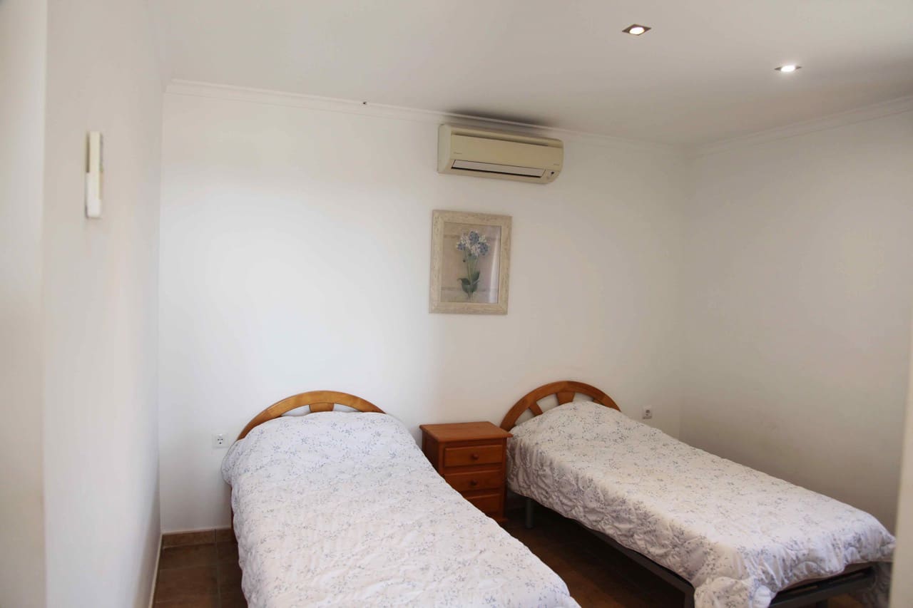 5 sypialnia Willa na sprzedaż w Calpe / Calp z basenem garażem - 650 000 € (Ref: 8198125)