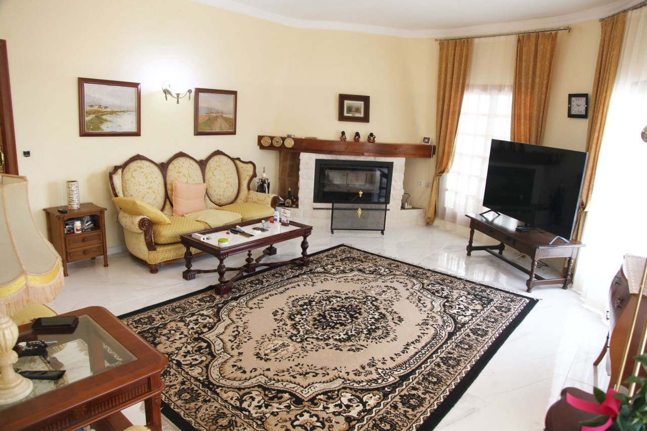 Chalet de 5 habitaciones en Calpe / Calp en venta con piscina garaje - 825.000 € (Ref: 8221257)