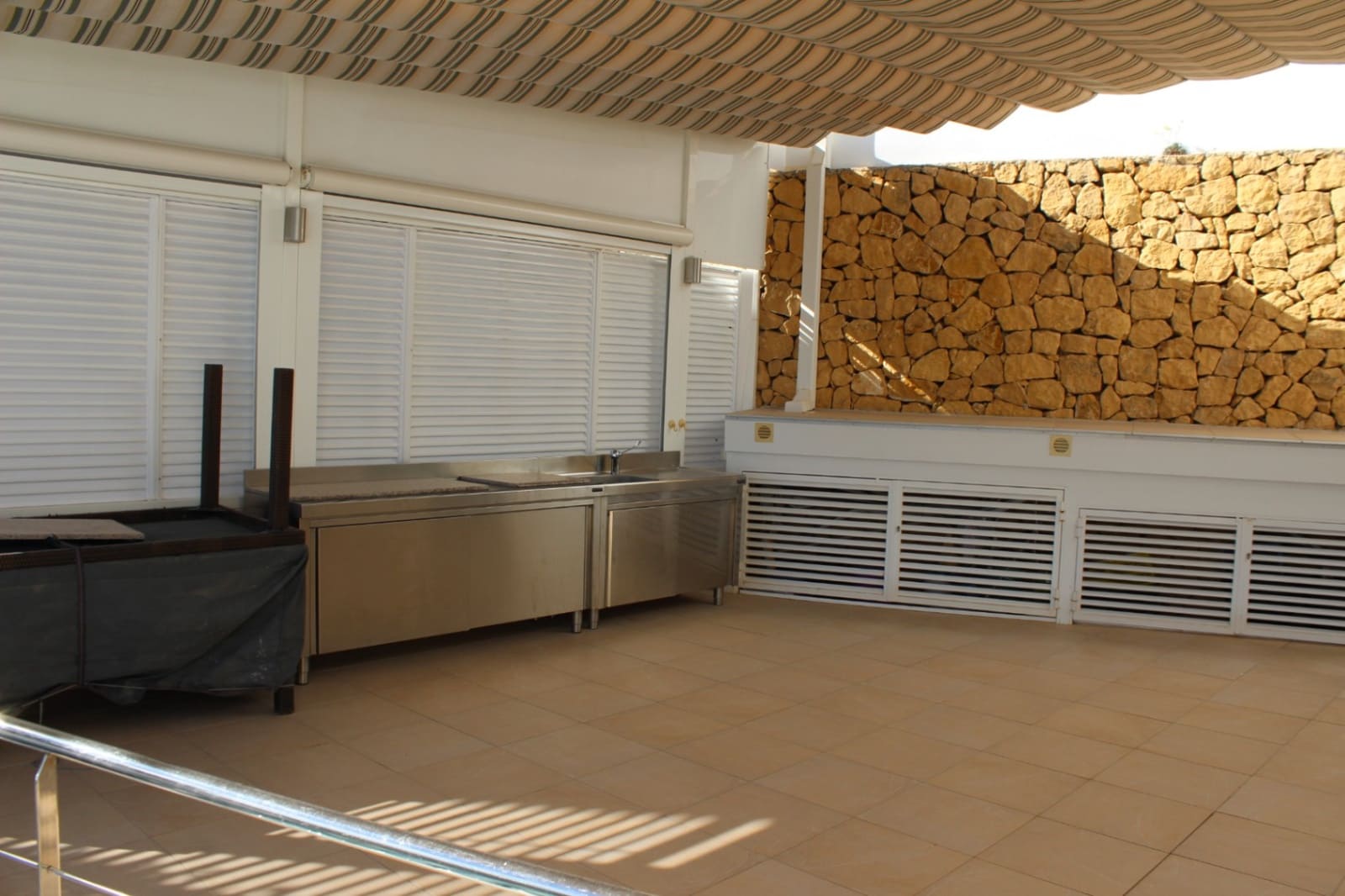8 quarto Moradia para venda em Calpe / Calp com piscina garagem - 1 450 000 € (Ref: 8661616)