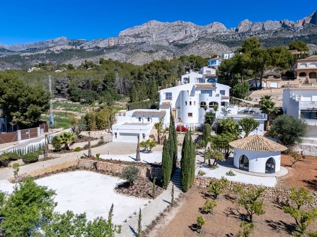 5 sypialnia Willa na sprzedaż w Altea la Vella, Altea z basenem garażem - 1 495 000 € (Ref: 8933442)