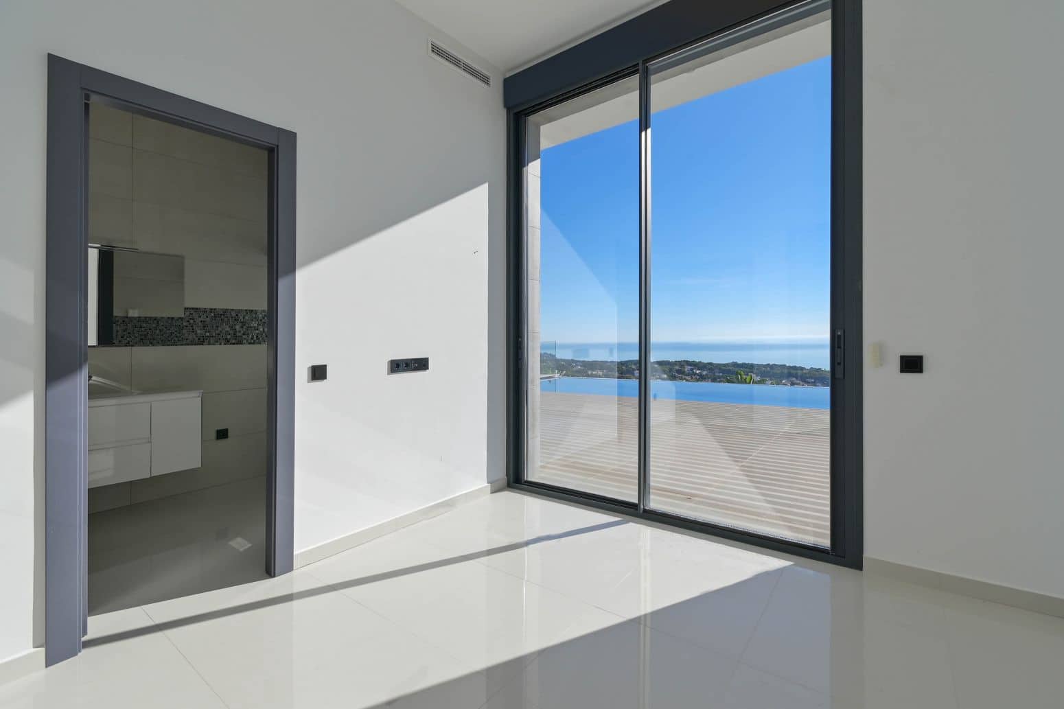 6 bedroom Villa for sale in Benissa with pool garage - € 4,750,000 (Ref: 8956435)