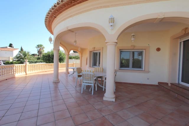 Chalet de 4 habitaciones en Benissa en venta - 1.100.000 € (Ref: 9312020)