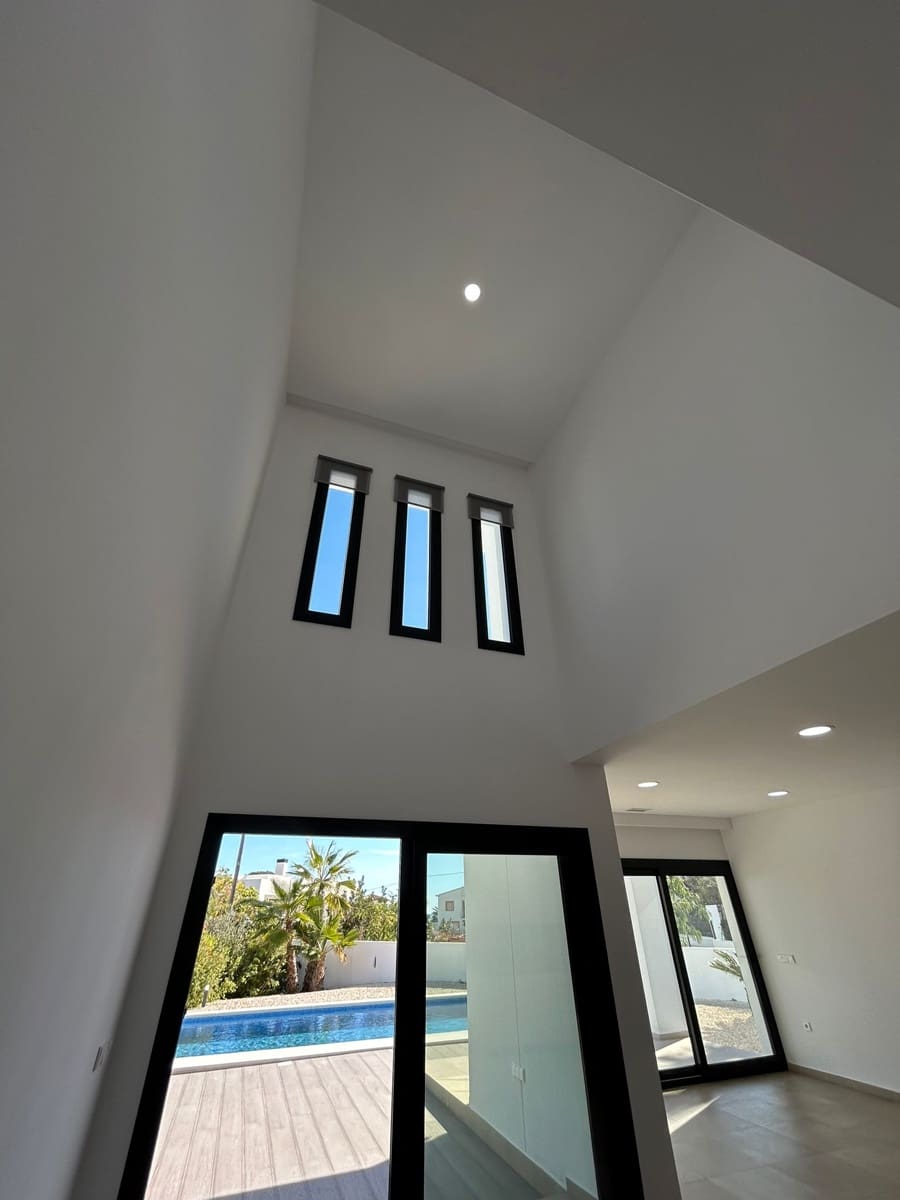 3 bedroom Villa for sale in Benissa - € 1,175,000 (Ref: 9844359)