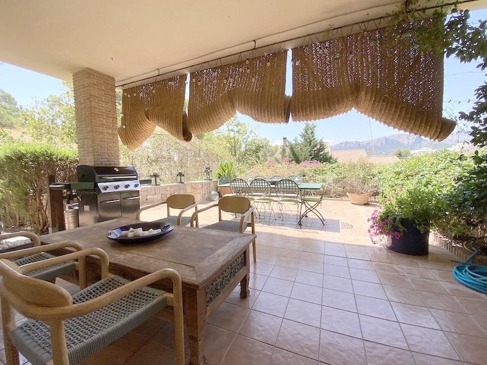 3 bedroom Bungalow for sale in Calpe / Calp with pool garage - € 699,000 (Ref: 9985877)