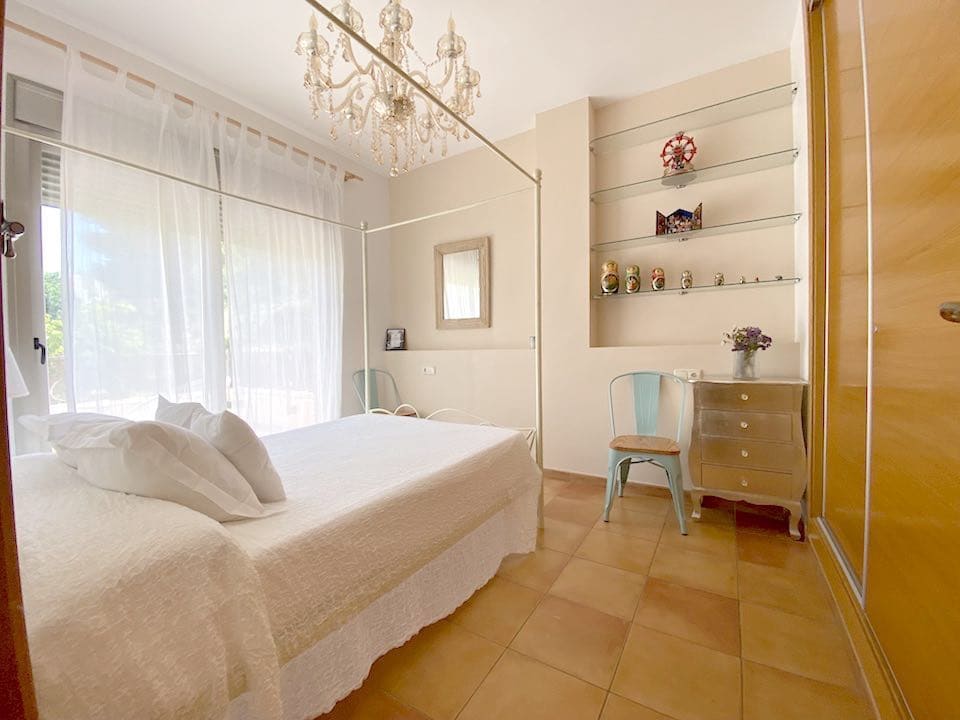 3 bedroom Bungalow for sale in Calpe / Calp with pool garage - € 699,000 (Ref: 9985877)