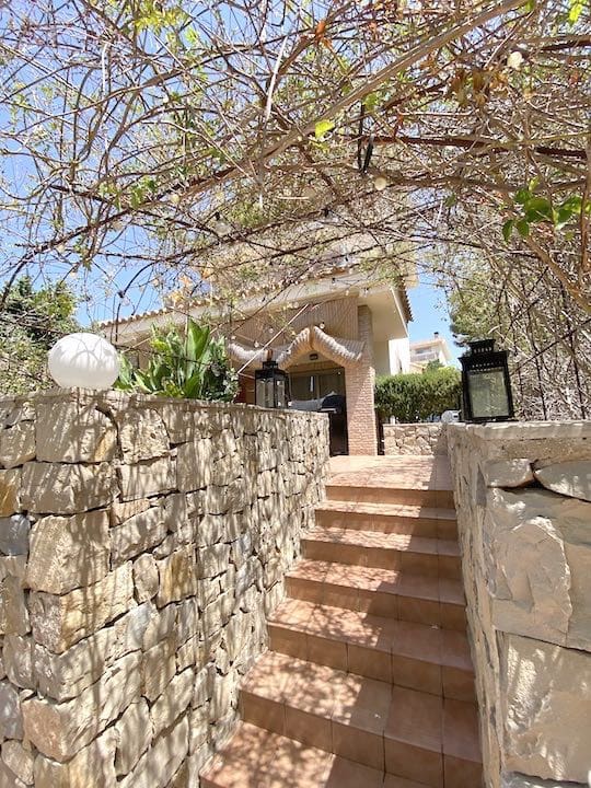3 bedroom Bungalow for sale in Calpe / Calp with pool garage - € 699,000 (Ref: 9985877)