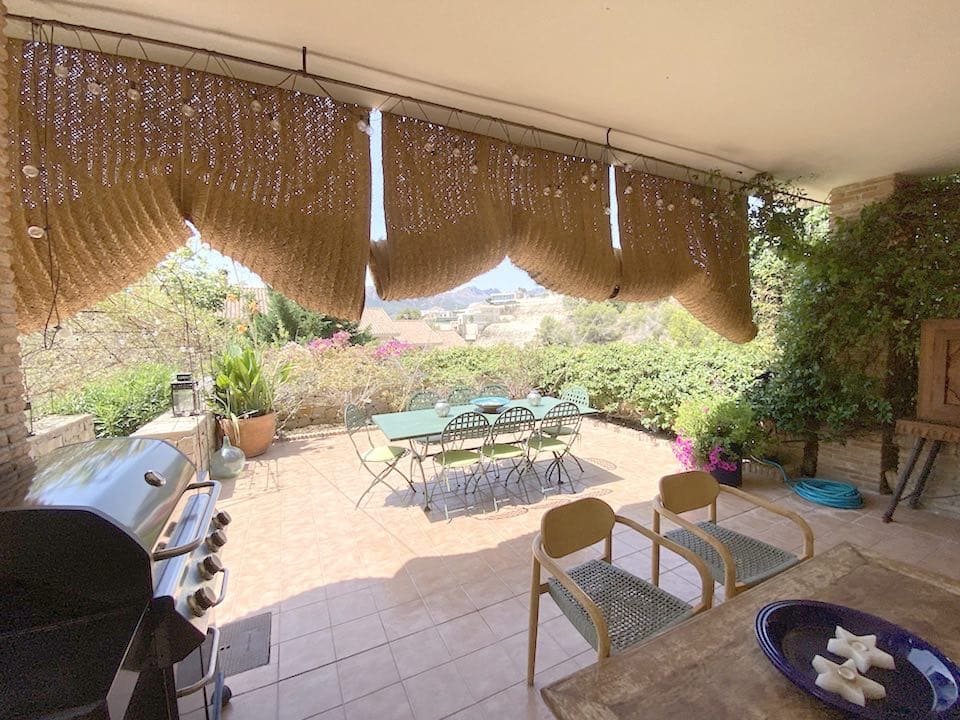 3 bedroom Bungalow for sale in Calpe / Calp with pool garage - € 699,000 (Ref: 9985877)