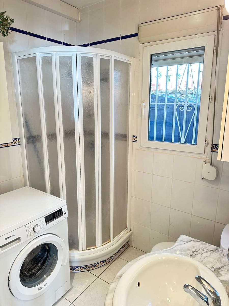 Chalet de 2 habitaciones en Salobreña en venta con piscina garaje - 375.000 € (Ref: 10004689)
