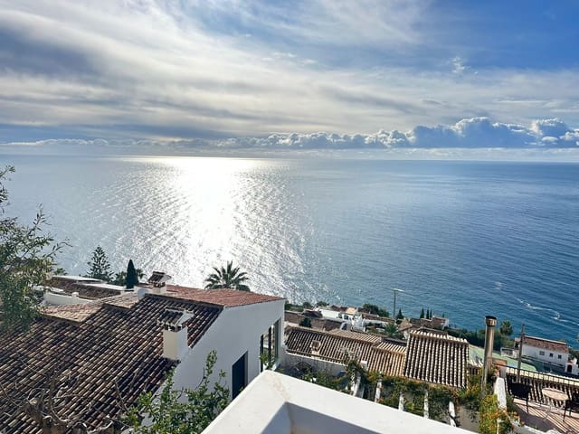 Chalet de 2 habitaciones en Salobreña en venta con piscina garaje - 375.000 € (Ref: 10004689)