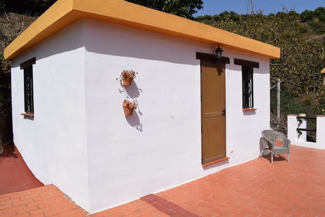 2 bedroom Finca/Country House for sale in Almuñécar with pool - € 169,000 (Ref: 6228935)