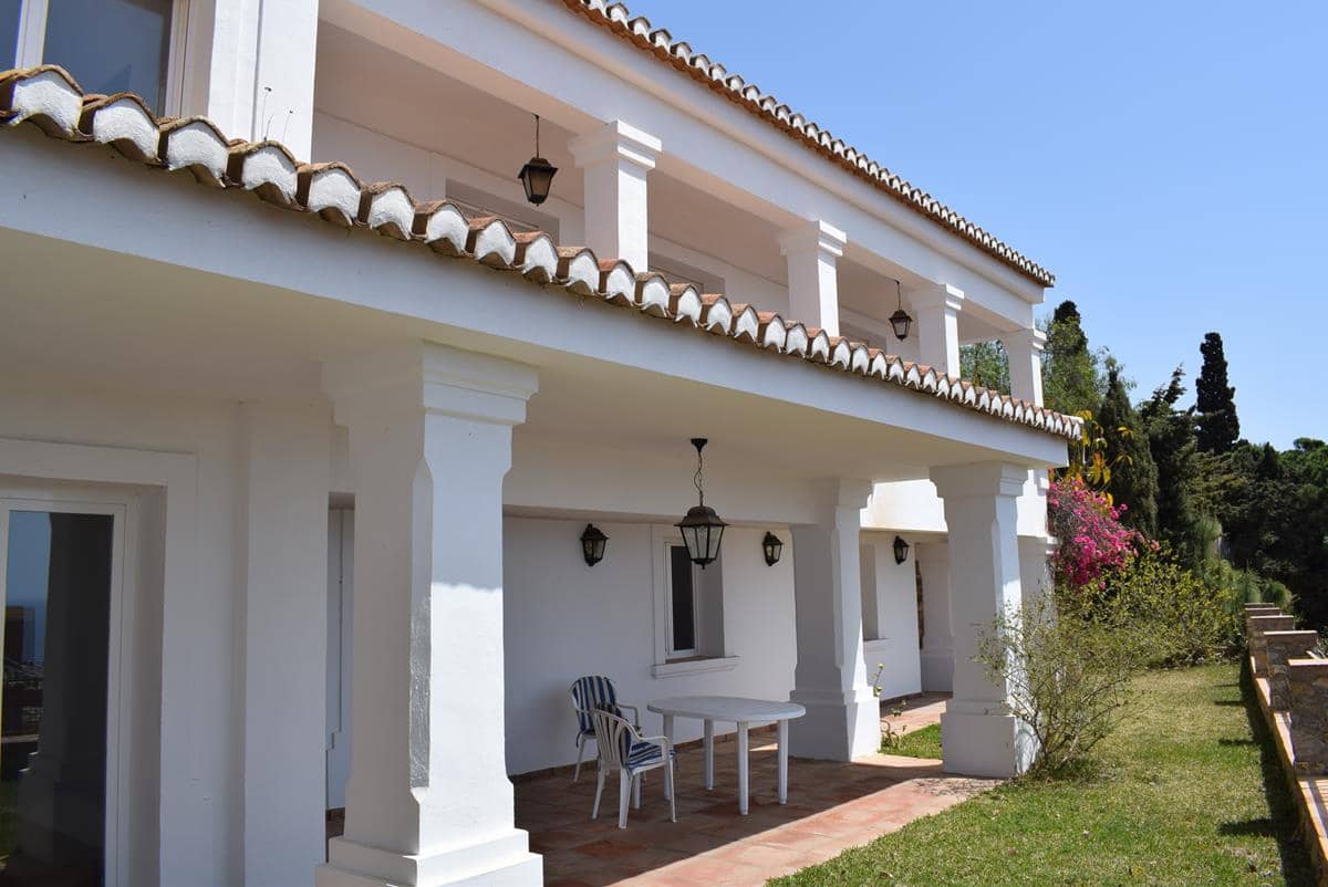 6 bedroom Villa for sale in La Herradura - € 1,200,000 (Ref: 6950154)