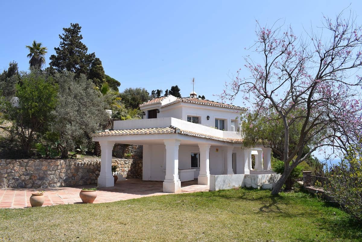 6 bedroom Villa for sale in La Herradura - € 1,200,000 (Ref: 6950154)