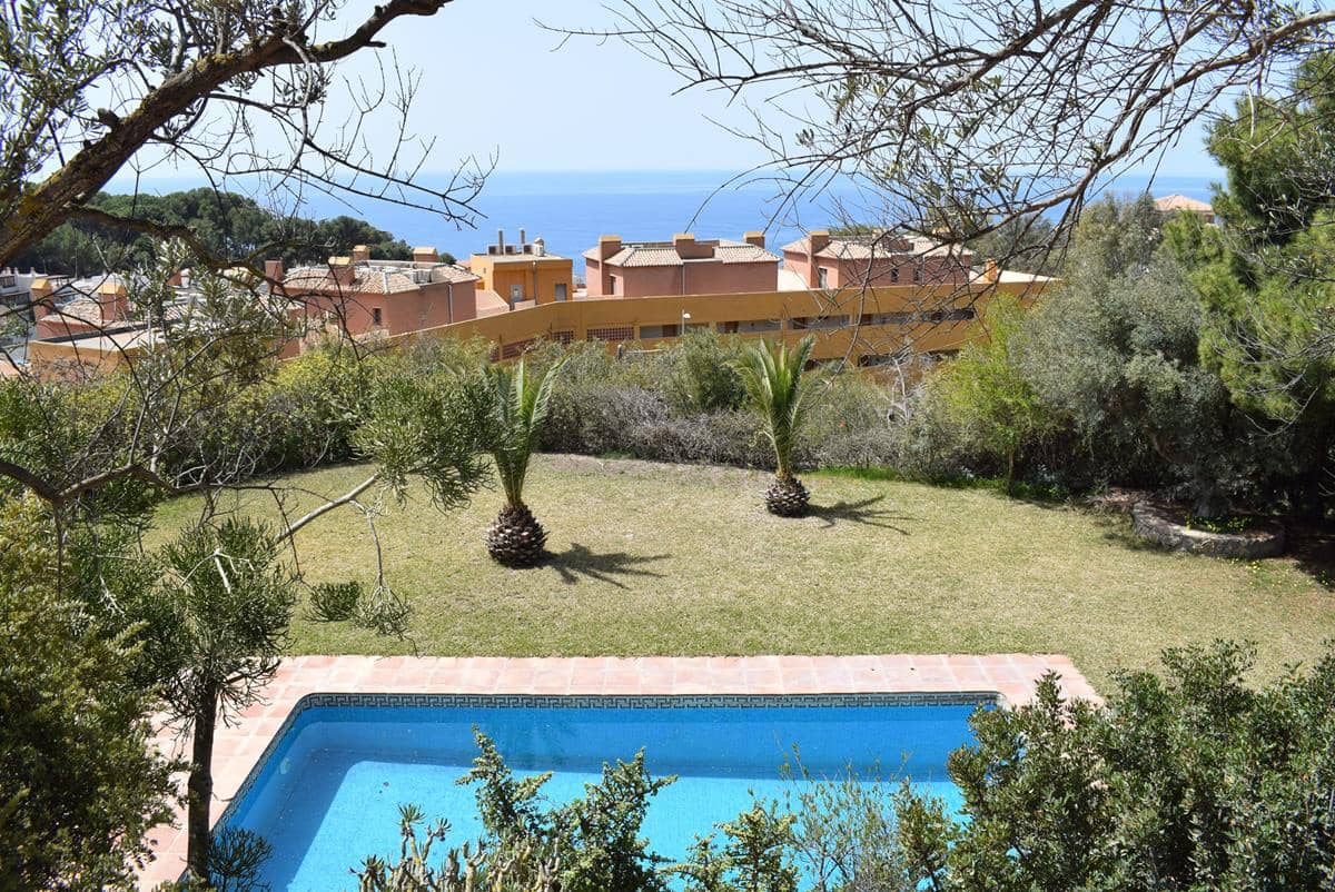 6 bedroom Villa for sale in La Herradura - € 1,200,000 (Ref: 6950154)
