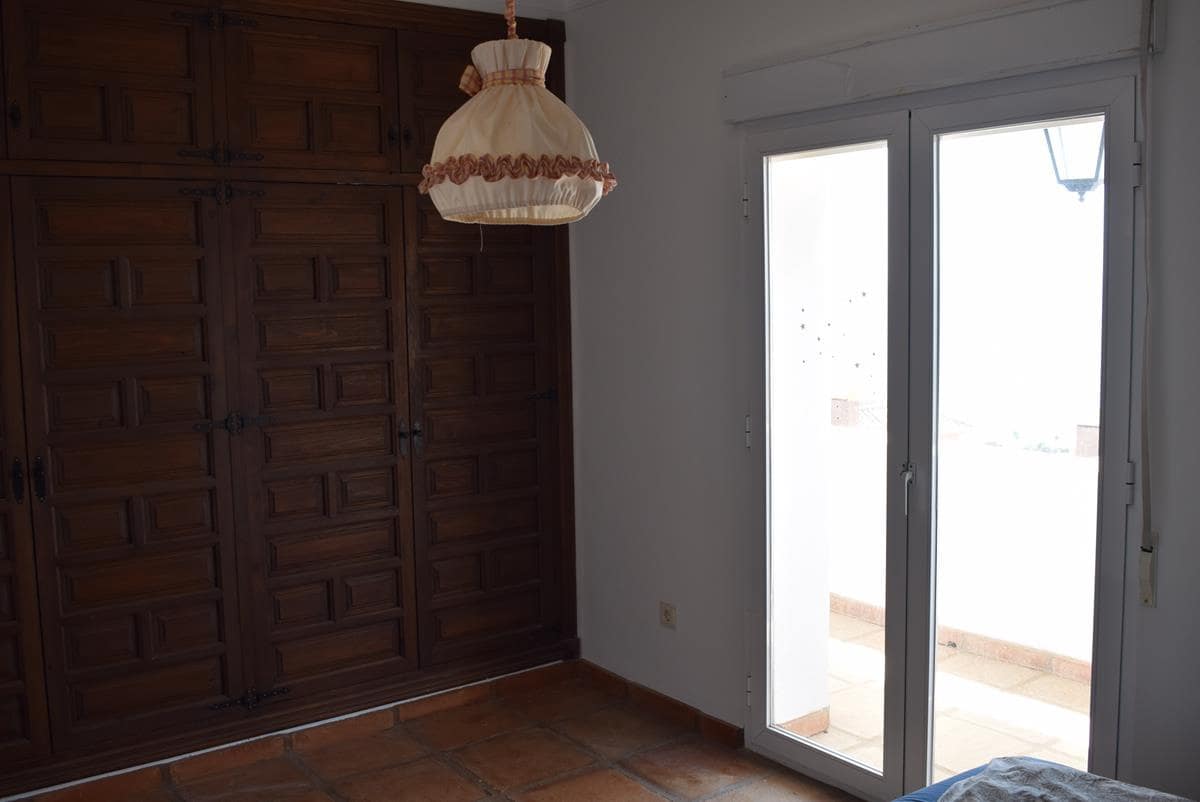 6 bedroom Villa for sale in La Herradura - € 1,200,000 (Ref: 6950154)