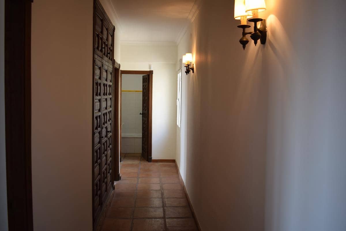 6 bedroom Villa for sale in La Herradura - € 1,200,000 (Ref: 6950154)