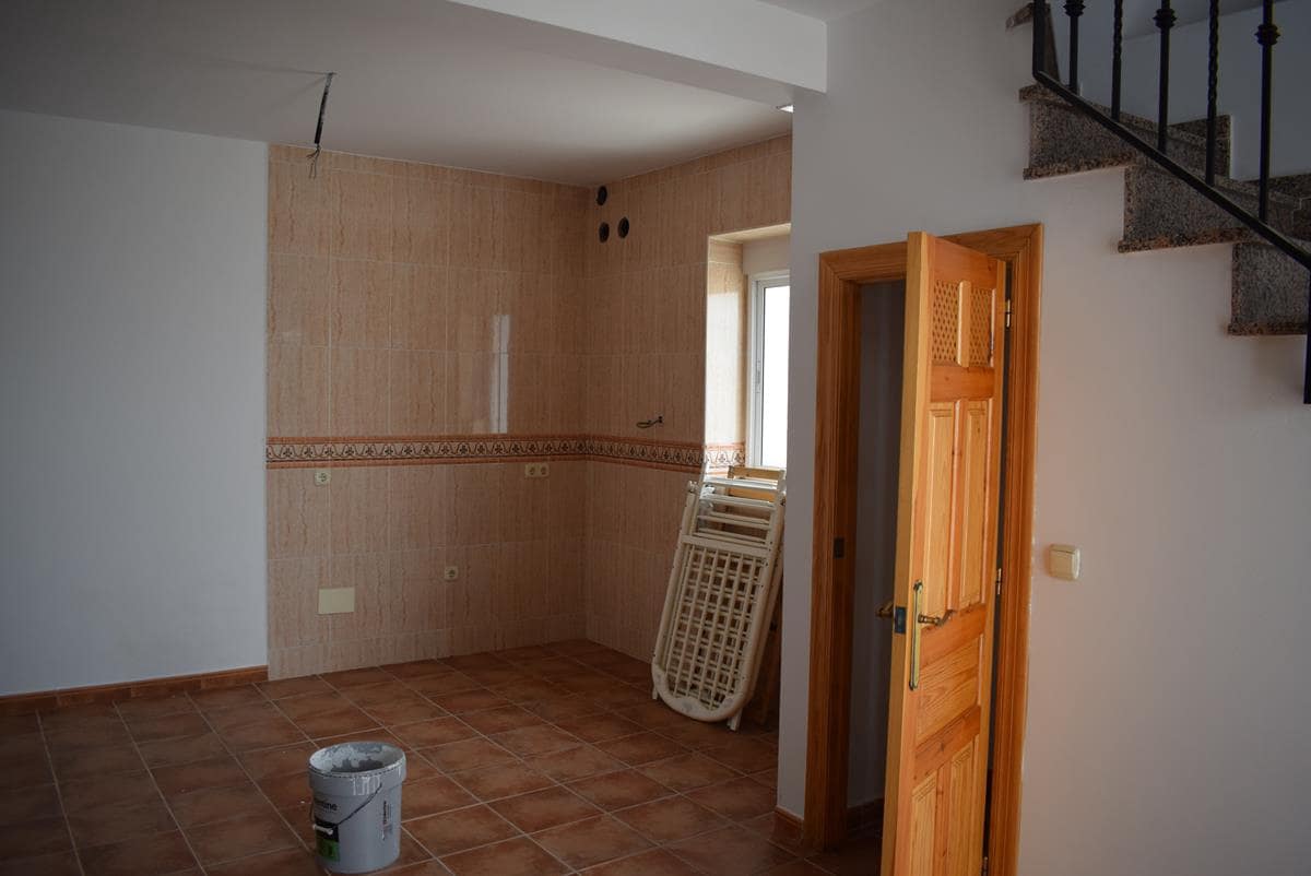 2 soveværelse Byhus til salg i Otivar - € 80.000 (Ref: 6980079)