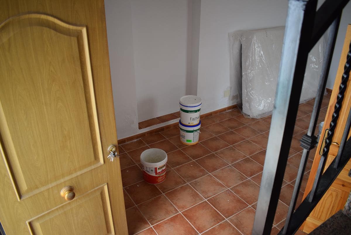 2 soveværelse Byhus til salg i Otivar - € 80.000 (Ref: 6980079)