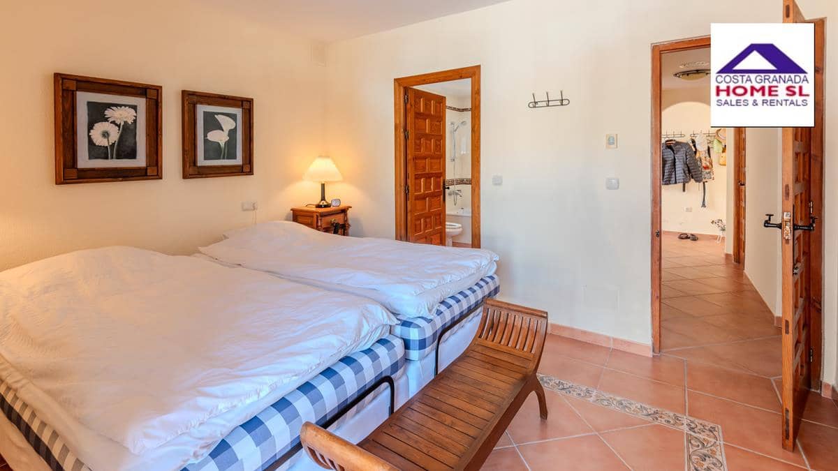 4 soverom Villa til salgs i Cotobro - € 1 500 000 (Ref: 7202882)