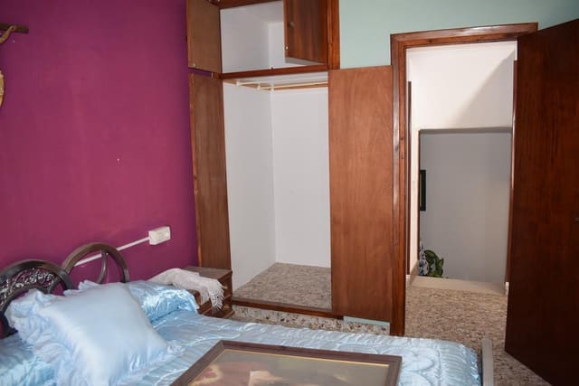 6 soveværelse Byhus til salg i Otívar - € 99.500 (Ref: 7673144)