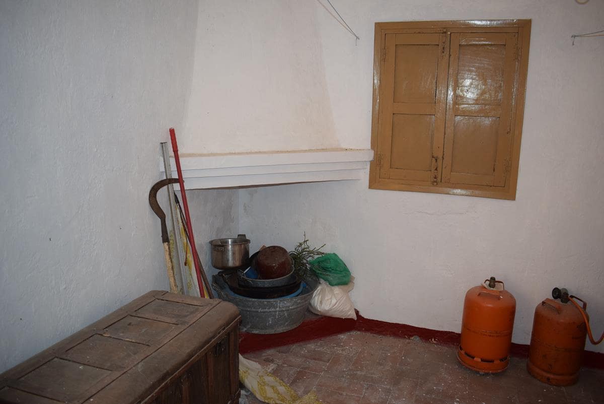 6 soveværelse Byhus til salg i Otivar - € 99.500 (Ref: 7673144)