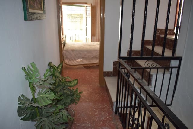 6 soveværelse Byhus til salg i Otívar - € 99.500 (Ref: 7673144)