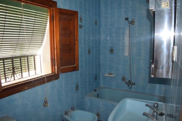 6 soveværelse Byhus til salg i Otívar - € 99.500 (Ref: 7673144)