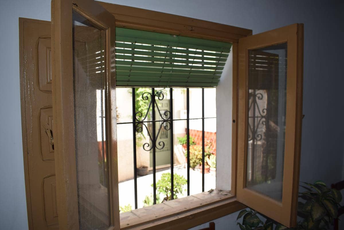 6 soveværelse Byhus til salg i Otivar - € 99.500 (Ref: 7673144)