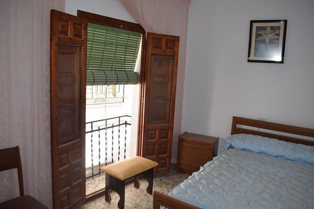 6 soveværelse Byhus til salg i Otívar - € 99.500 (Ref: 7673144)