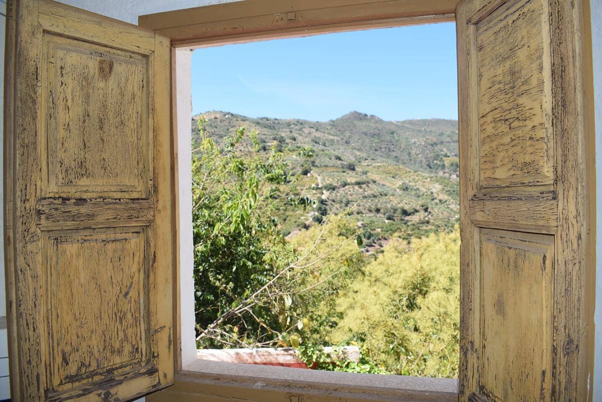 6 soveværelse Byhus til salg i Otivar - € 99.500 (Ref: 7673144)