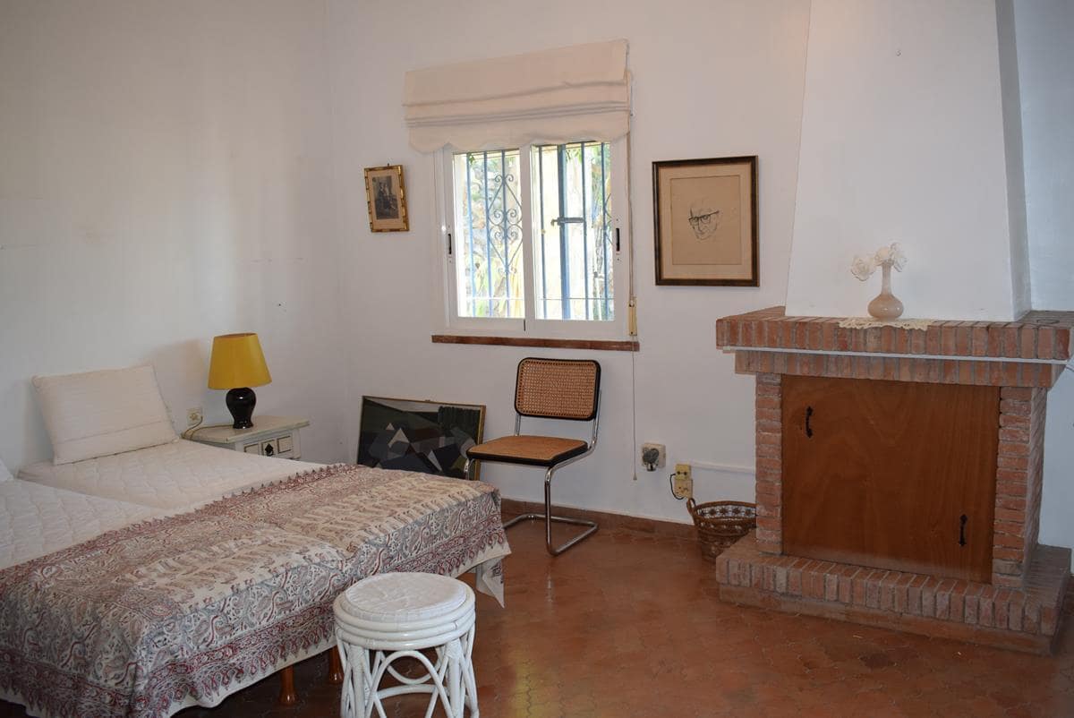 3 soveværelse Villa til salg i Lentegi med swimmingpool garage - € 460.000 (Ref: 7701012)