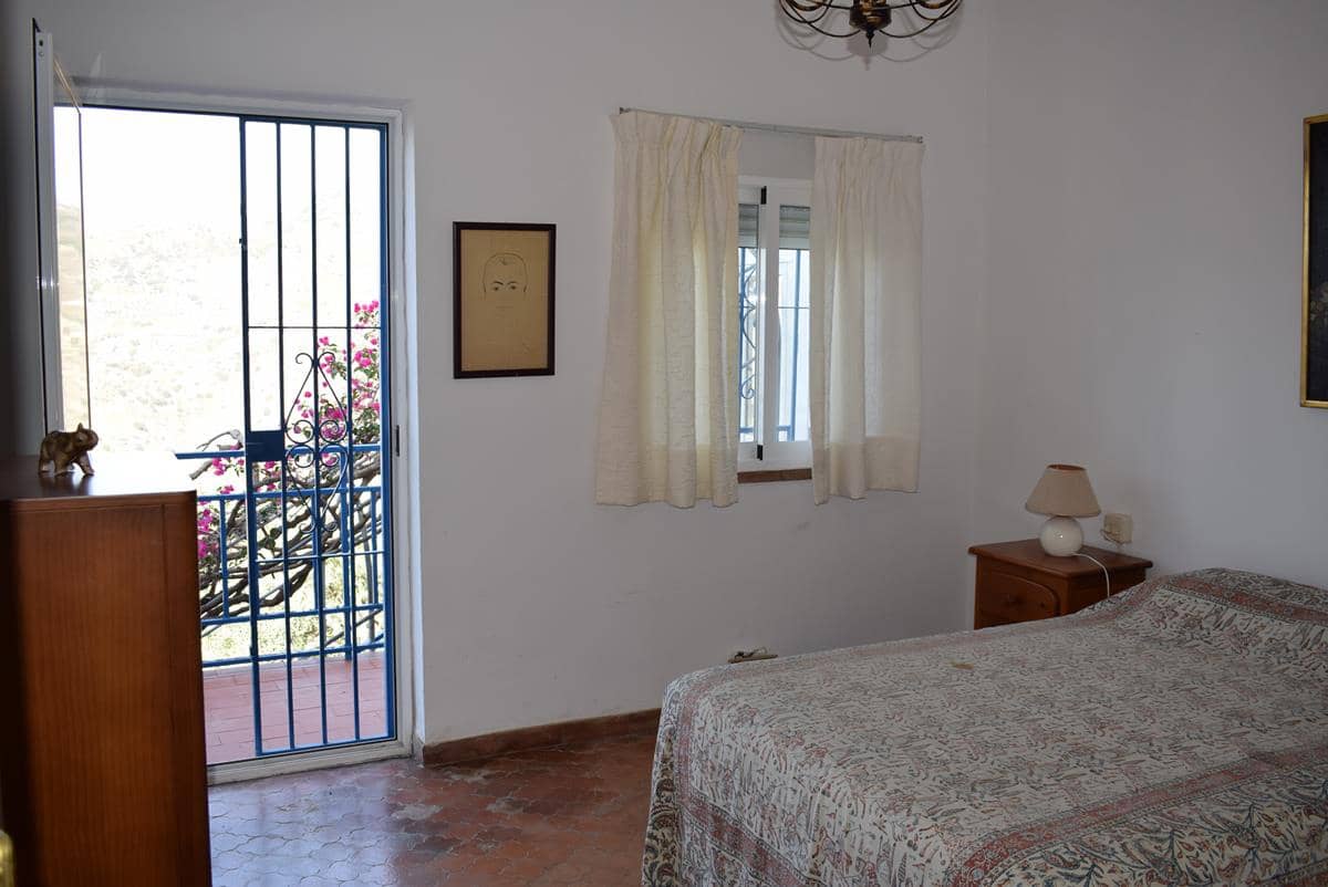 3 soveværelse Villa til salg i Lentegi med swimmingpool garage - € 460.000 (Ref: 7701012)