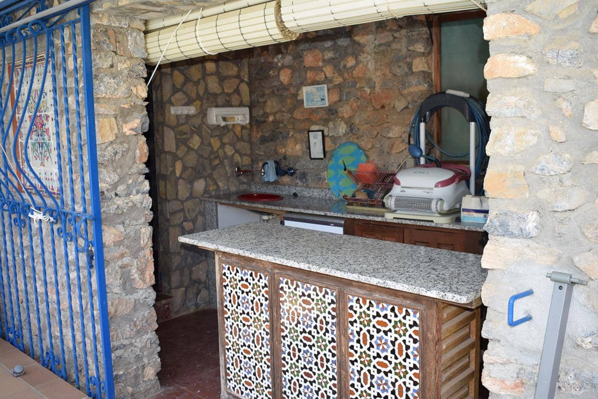 3 soveværelse Villa til salg i Lentegi med swimmingpool garage - € 460.000 (Ref: 7701012)