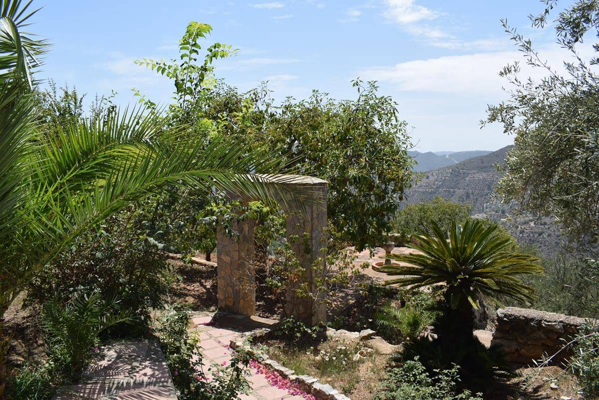 3 soveværelse Villa til salg i Lentegi med swimmingpool garage - € 460.000 (Ref: 7701012)