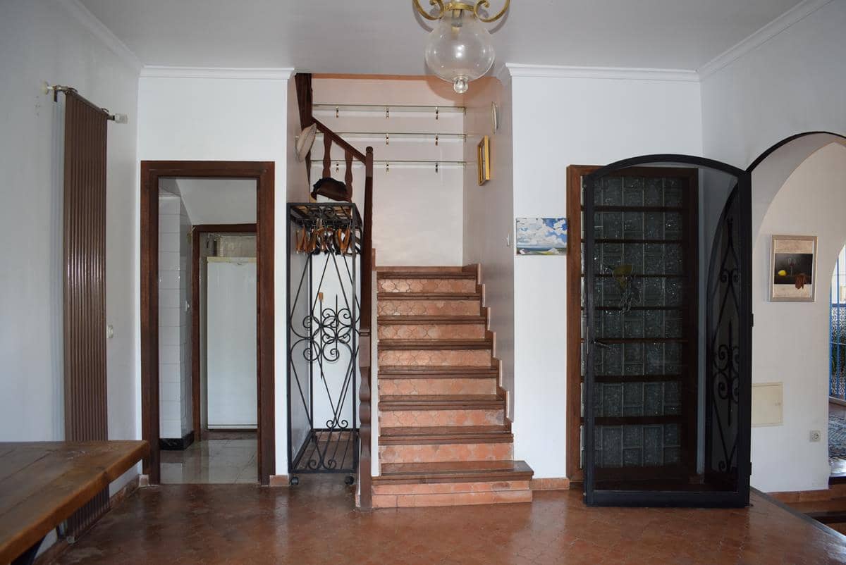 3 soveværelse Villa til salg i Lentegi med swimmingpool garage - € 460.000 (Ref: 7701012)