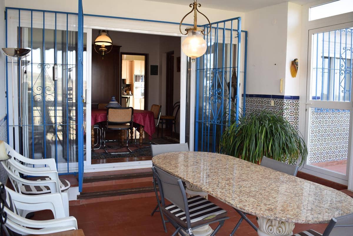 3 soveværelse Villa til salg i Lentegi med swimmingpool garage - € 460.000 (Ref: 7701012)