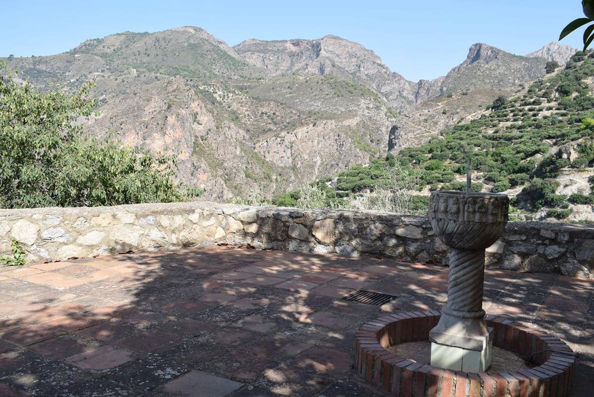 3 soveværelse Villa til salg i Lentegi med swimmingpool garage - € 460.000 (Ref: 7701012)