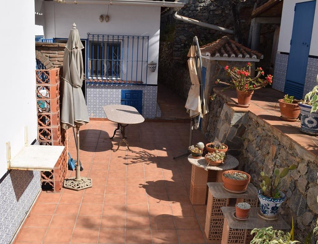 3 soveværelse Villa til salg i Lentegi med swimmingpool garage - € 460.000 (Ref: 7701012)