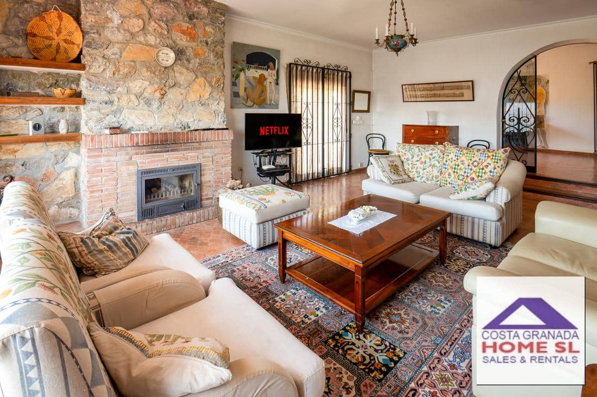 3 soveværelse Villa til salg i Lentegi med swimmingpool garage - € 460.000 (Ref: 7701012)