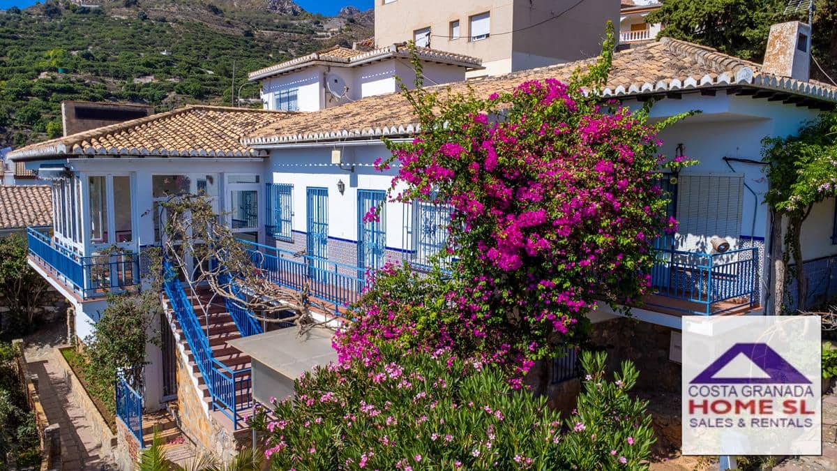 3 soveværelse Villa til salg i Lentegi med swimmingpool garage - € 460.000 (Ref: 7701012)