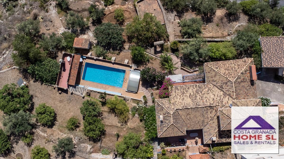 3 soveværelse Villa til salg i Lentegi med swimmingpool garage - € 460.000 (Ref: 7701012)