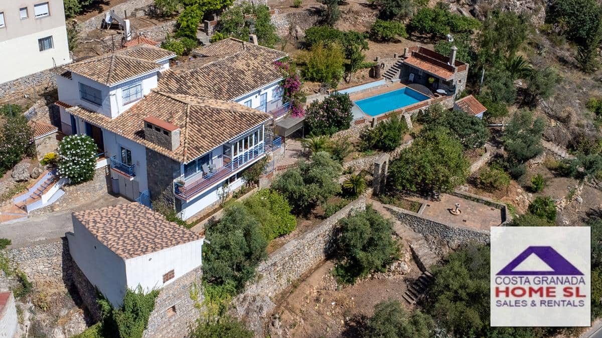 3 soveværelse Villa til salg i Lentegi med swimmingpool garage - € 460.000 (Ref: 7701012)