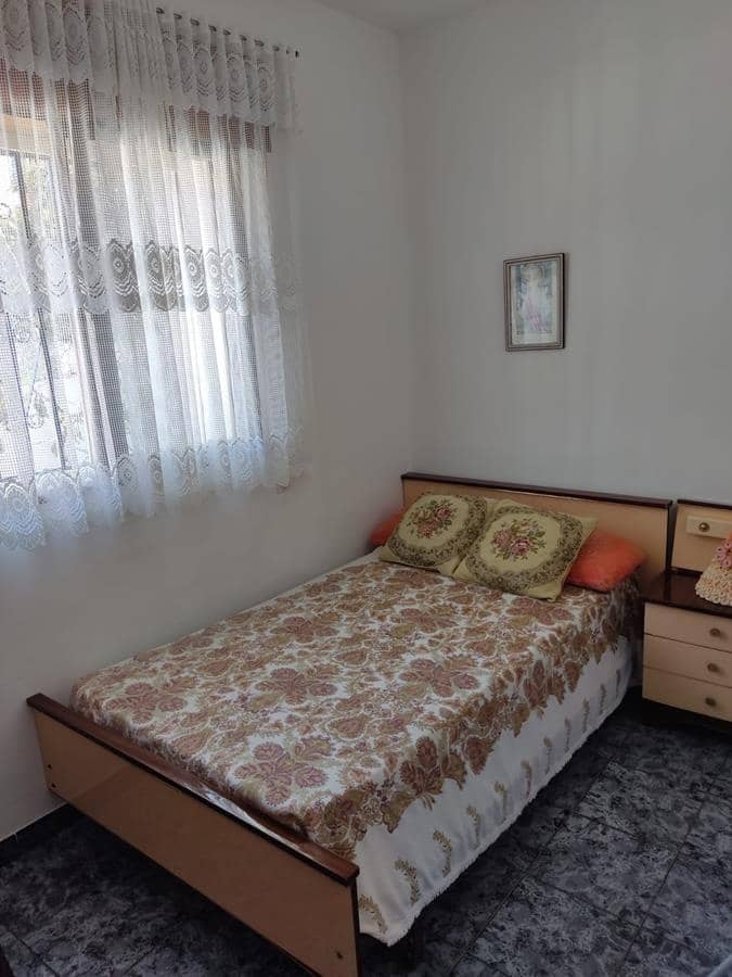 4 soveværelse Byhus til salg i Lentegi med garage - € 130.000 (Ref: 7757416)