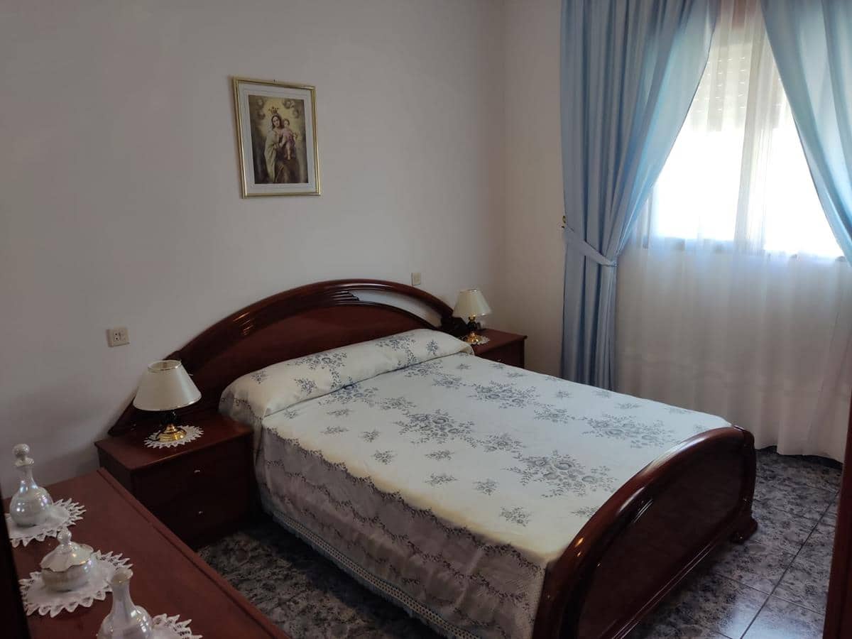 4 soveværelse Byhus til salg i Lentegi med garage - € 130.000 (Ref: 7757416)