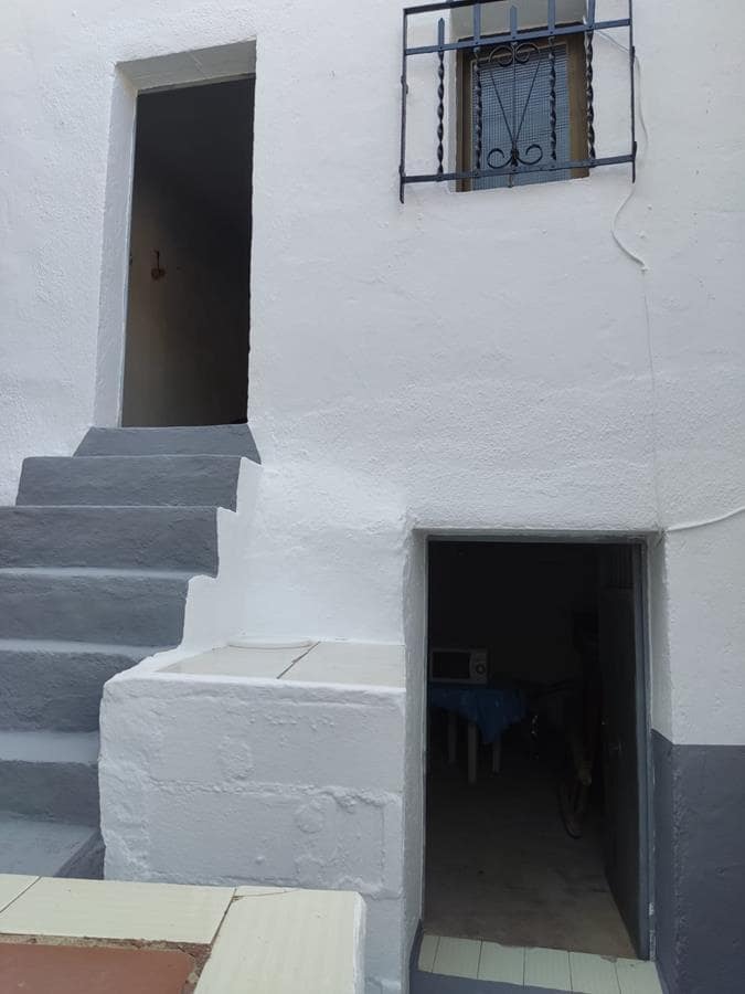 4 soveværelse Byhus til salg i Lentegi med garage - € 130.000 (Ref: 7757416)