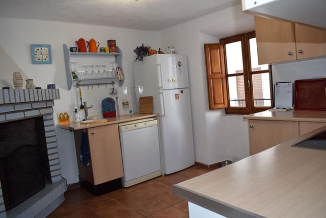 3 soveværelse Byhus til salg i Otívar - € 98.000 (Ref: 8099887)