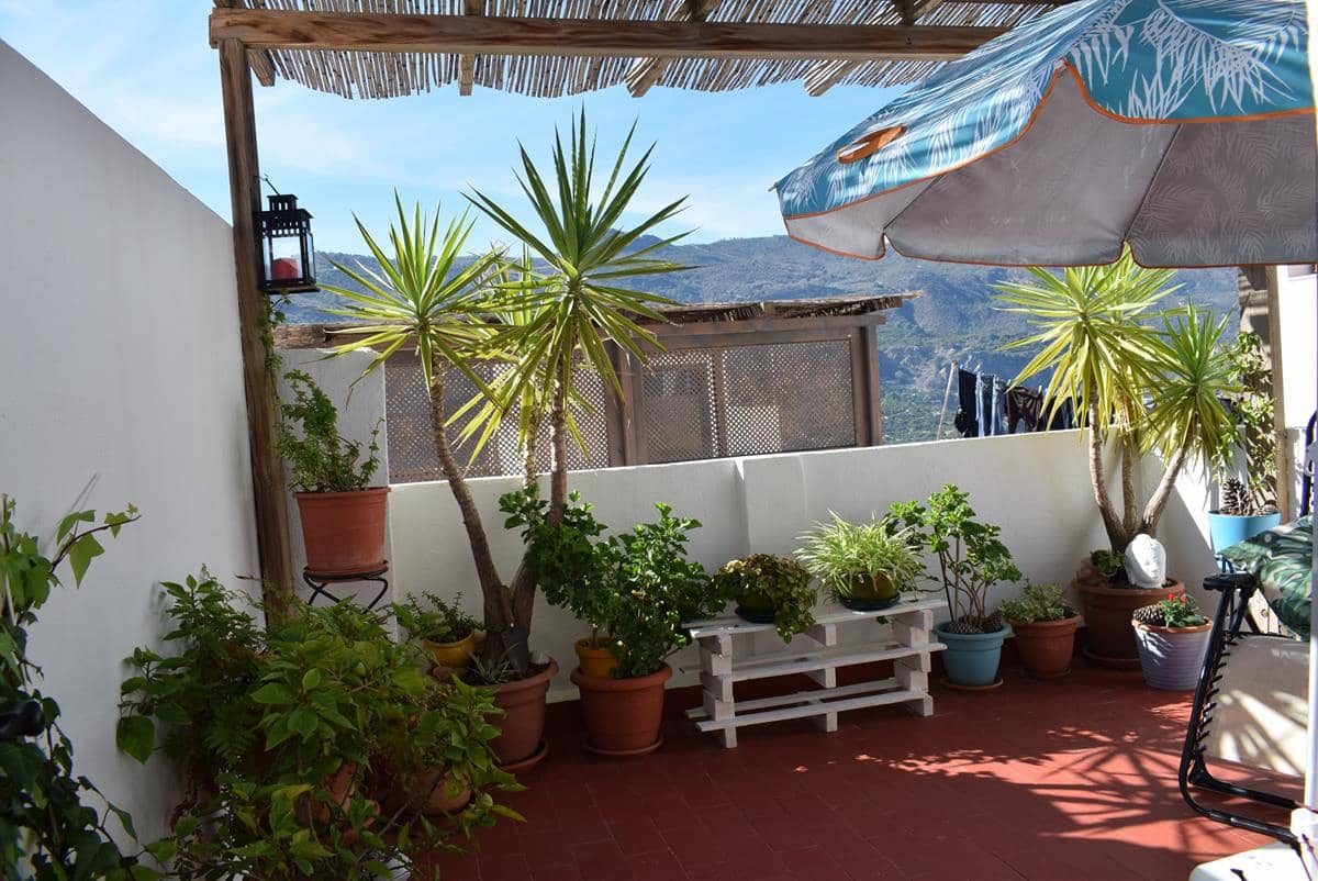 3 soveværelse Byhus til salg i Otivar - € 98.000 (Ref: 8099887)