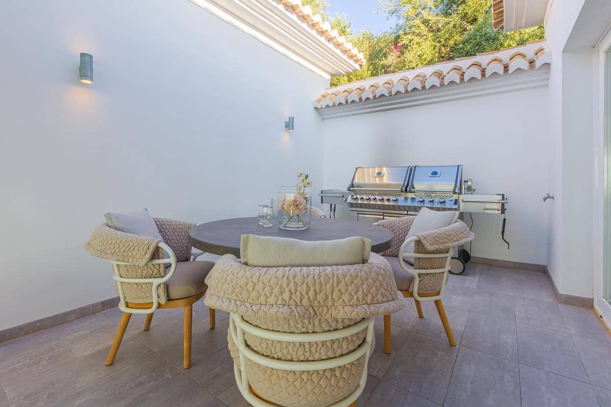 2 Zimmer Villa zu verkaufen in Almunecar mit Pool Garage - 1.200.000 € (Ref: 8410290)